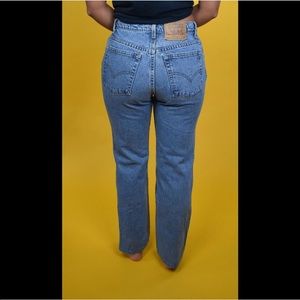 light wash Levi’s 517 bootcut jeans